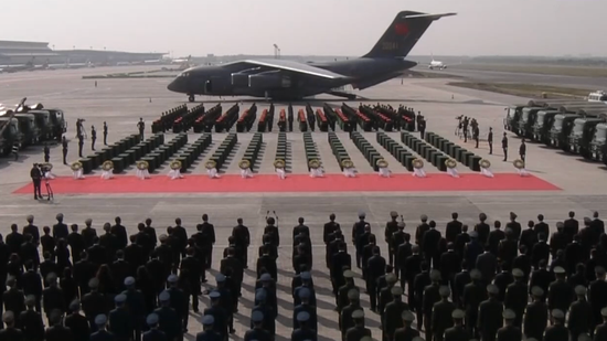 A ceremony being held at Shenyang Taoxian International Airport to welcome back the remains of 117 Chinese soldiers killed in the War to Resist U.S. Aggression and Aid Korea (1950-53), Shenyang, capital of northeast China's Liaoning Province, September 27, 2020. /CGTＮ