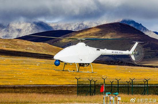 An AR-500C unmanned helicopter makes a test flight at the Daocheng Yading Airport in the Ganzi Tibetan Autonomous Prefecture of Southwest China's Sichuan Province, on Sunday. Photo: Screenshot from the Sina Weibo account of AVIC