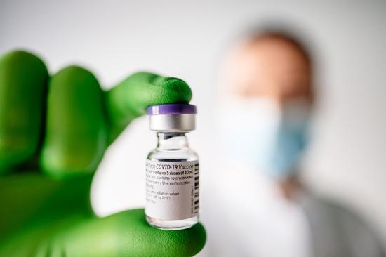 Undated photo shows a vial of Pfizer/BioNTech COVID-19 vaccine. (BioNTech/Handout via Xinhua)(EDITORIAL USE ONLY)