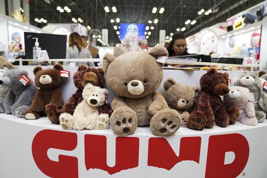 Stuffed toys of Gund are on display at the company's booth at the 2020 Toy Fair New York in New York, the United States, Feb. 25, 2020. (Xinhua/Wang Ying)