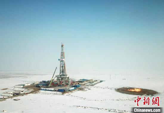 No. 1 well of Hutubi in the middle of southern margin of Junggar Basin, Xinjiang Uyghur Autonomous Region. (Photo provided to China News Service)