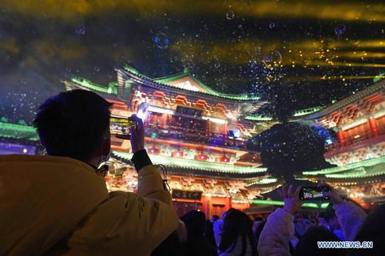 Performance staged at Tengwang Pavilion in east China
