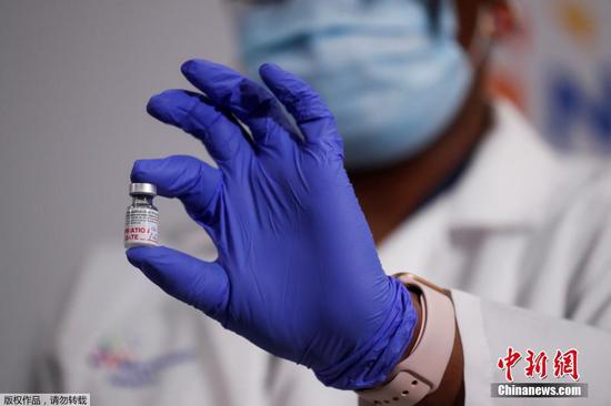 Photo shows a nurse presents the vaccine on January 4, 2021. Sandra Lindsay, a nurse who is also the first person in the U.S. to receive COVID-19 vaccine, got her second dose at Long Island Jewish Medical Center, New York. (Photo/Agencies)