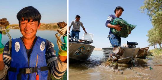 Combo photo shows Memejan Gheni, a crab catcher, displaying his fresh catch on Sept. 14, 2020 (L) and carrying a bag of crabs off the boat on Sept. 16, 2020 (R) in Mongolian Autonomous Prefecture of Bayingolin, northwest China's Xinjiang Uygur Autonomous Region. (Xinhua/Zhao Ge)