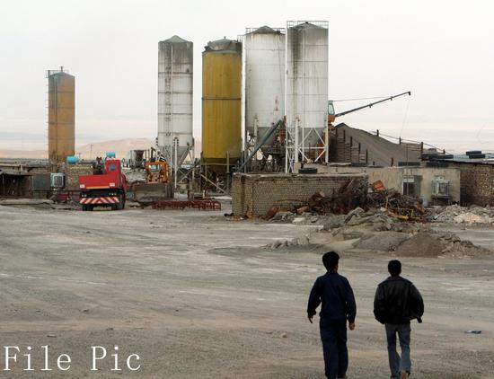 This file photo taken on April 9, 2007 shows the scene of the Natanz nuclear plant, some 300 km south of Tehran, the capital of Iran. (Xinhua/Liang Youchang)