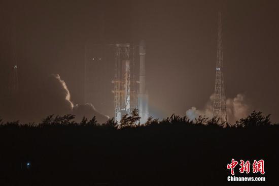 A long march-7A Y2 carrier rocket blasts off from the Wenchang Spacecraft Launch Site, south China's Hainan Province, March 12, 2021. (Phtoto/China News Service)