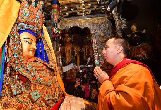 The 11th Panchen Lama, Bainqen Erdini Qoigyijabu, also a member of the Standing Committee of the National Committee of the Chinese People's Political Consultative Conference, vice president of the Buddhist Association of China and president of the association's Tibet branch, visits Jokhang Temple, the most revered monastery in Lhasa, southwest China's Tibet Autonomous Region, Aug. 3, 2020. (Xinhua/Chogo)