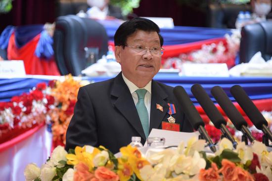Newly-elected General Secretary of the Lao People's Revolutionary Party (LPRP) Central Committee and incumbent Lao Prime Minister Thongloun Sisoulith addresses the 11th LPRP Congress in Vientiane, Laos, Jan. 15, 2021. (LPRP congress media center/Handout via Xinhua)