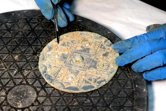 More than 80 bronze mirrors of Han Dynasty unearthed in Shaanxi