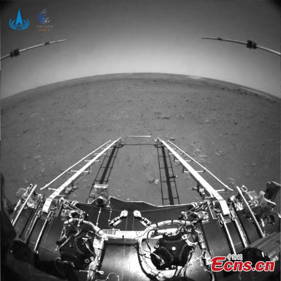 China's Tianwen-1 probe sends back Mars landing visuals