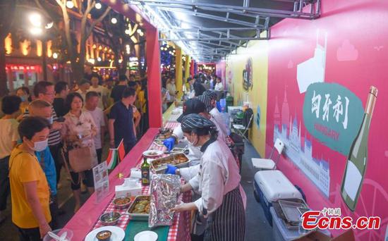 Central and Eastern European food wows visitors in Zhejiang