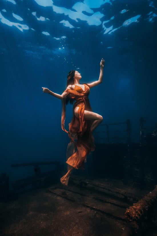 Eye-stunning photos show amazing underwater world in Sanya