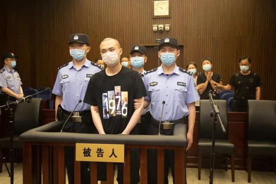 Yan Haojie, the man who killed his pregnant wife after she refused to help him repay his gambling debts, has been sentenced to death, the Shanghai No.1 Intermediate People's Court announced on Friday. (Photo/Shanghai No.1 Intermediate People's Court)