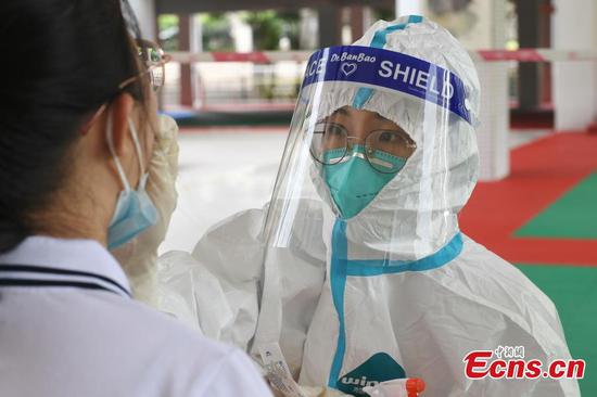Guangzhou primary school launches emergency drill for epidemic prevention and control