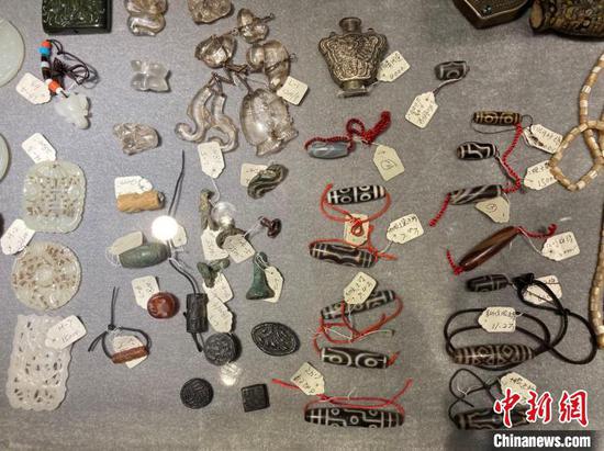 The Yanjing Eight Palace Handicrafts exhibition kicks off Sunday at Shenyang Museum. (Photo/China News Service)