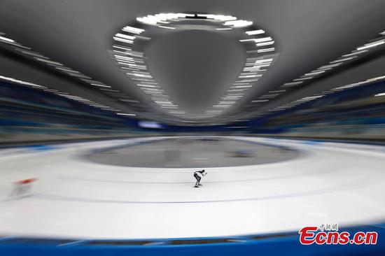 Photo taken on Oct. 8, 2021 shows women’s 3000-meter short track speed skating is underway at the National Speed Skating Oval in Beijing. (Photo: China News Service/Fu Tian)