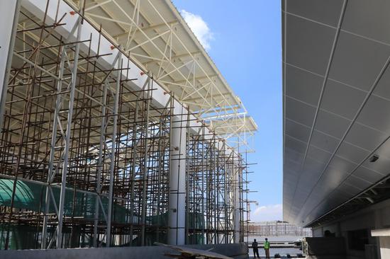 Photo taken on Sept. 1, 2021 shows the construction site of the expansion project of Robert Gabriel Mugabe International Airport in Harare, Zimbabwe. (Photo: Xinhua/Wanda)