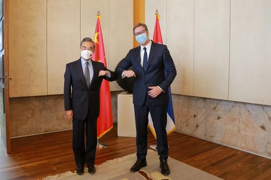 Serbian President Aleksandar Vucic (R) meets with visiting Chinese State Councilor and Foreign Minister Wang Yi in Belgrade, Serbia, on Oct. 28, 2021. (Xinhua/Shi Zhongyu)