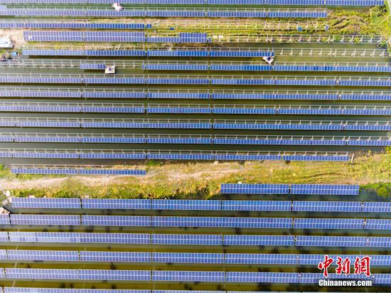 A photovoltaic power station in Duchang County, Jiangxi Province. (Photo/China News Service)