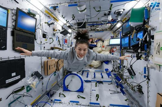 In photos: Female taikonaut in Tiangong space station