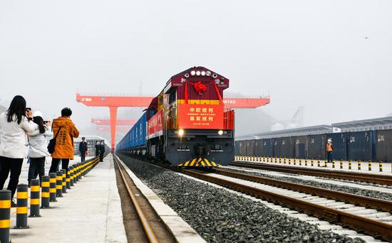 The first direct China-Europe freight train linking southwest China's Guizhou Province and Russia's Moscow sets out from Guiyang, Guizhou Province, Nov. 18, 2021. (Xinhua/Yang Wenbin)