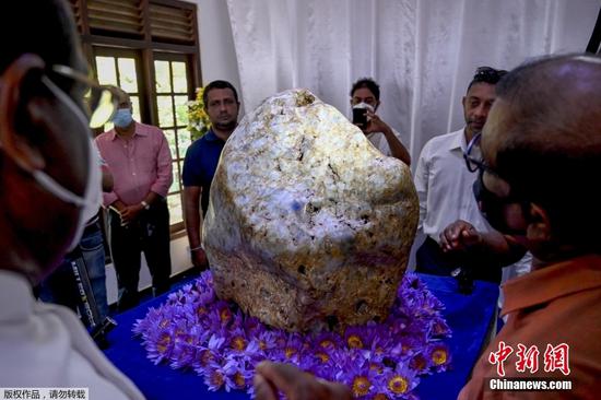 ‘Queen of Asia’ sapphire on display in Sir Lanka