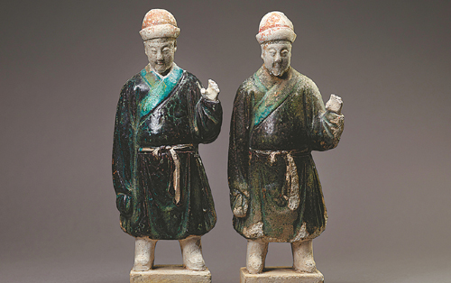 Two Ming figurines returned