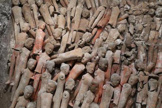 Grave robbery in Xi'an uncovers ancient Chinese emperor's tomb