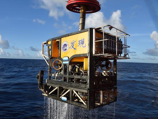 Discovery, a remote operated vehicle (ROV) aboard China's research vessel KEXUE (Science), returns from a dive in western Pacific Ocean in a recent dive, May 30, 2019. KEXUE is carrying out a 20-day long investigation over a series of seamounts in the south of the Mariana Trench in the western Pacific Ocean. (Xinhua/Zhang Xudong)