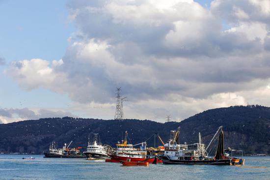 Tanker blocks Bosphorus traffic