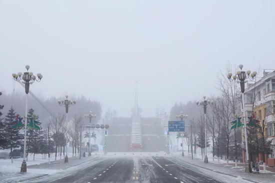 Ice fog shrouds China's northernmost city Mohe