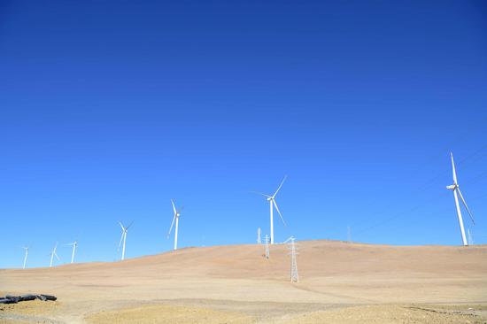 World's highest wind farm generates electricity in China's Tibet 