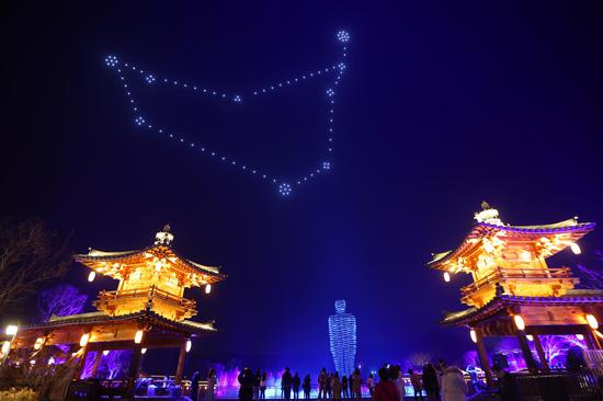Light show illuminates night sky of E China's Wuxi
