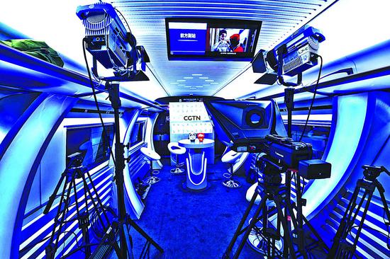 A studio for high definition live broadcasts on a Fuxing bullet train specially designed for the 2022 Winter Olympics. (Photo by SUN LIJUN/FOR CHINA DAILY)