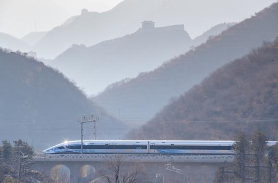 Smart Olympic train starts service in Beijing