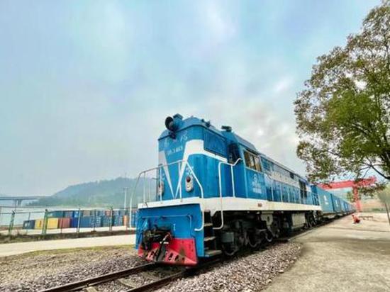 China-Europe freight train loaded with Spring Festival goods departs Fujian