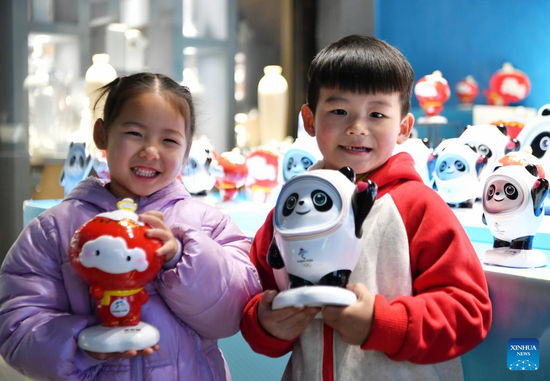 Beijing 2022 mascots made by porcelain factory in Fujian