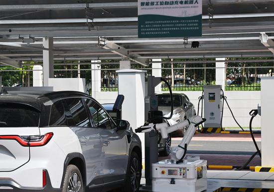 China to further boost electric vehicle charging services