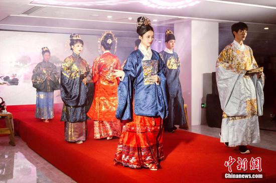 Mainland, Taiwan youth explore traditional culture to welcome Chinese New Year