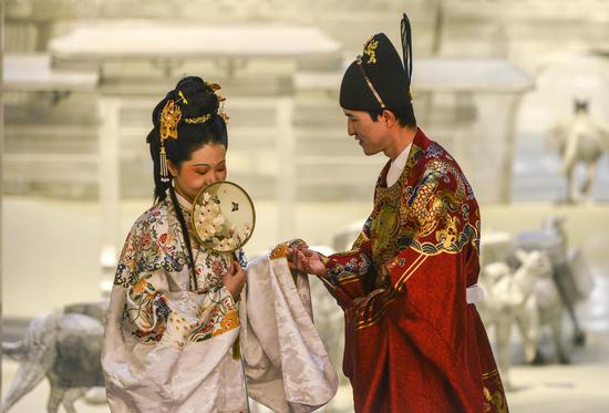 NW China's Urumqi holds Hanfu show to celebrate upcoming Chinese New Year