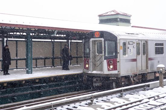 New York hit by heavy snow