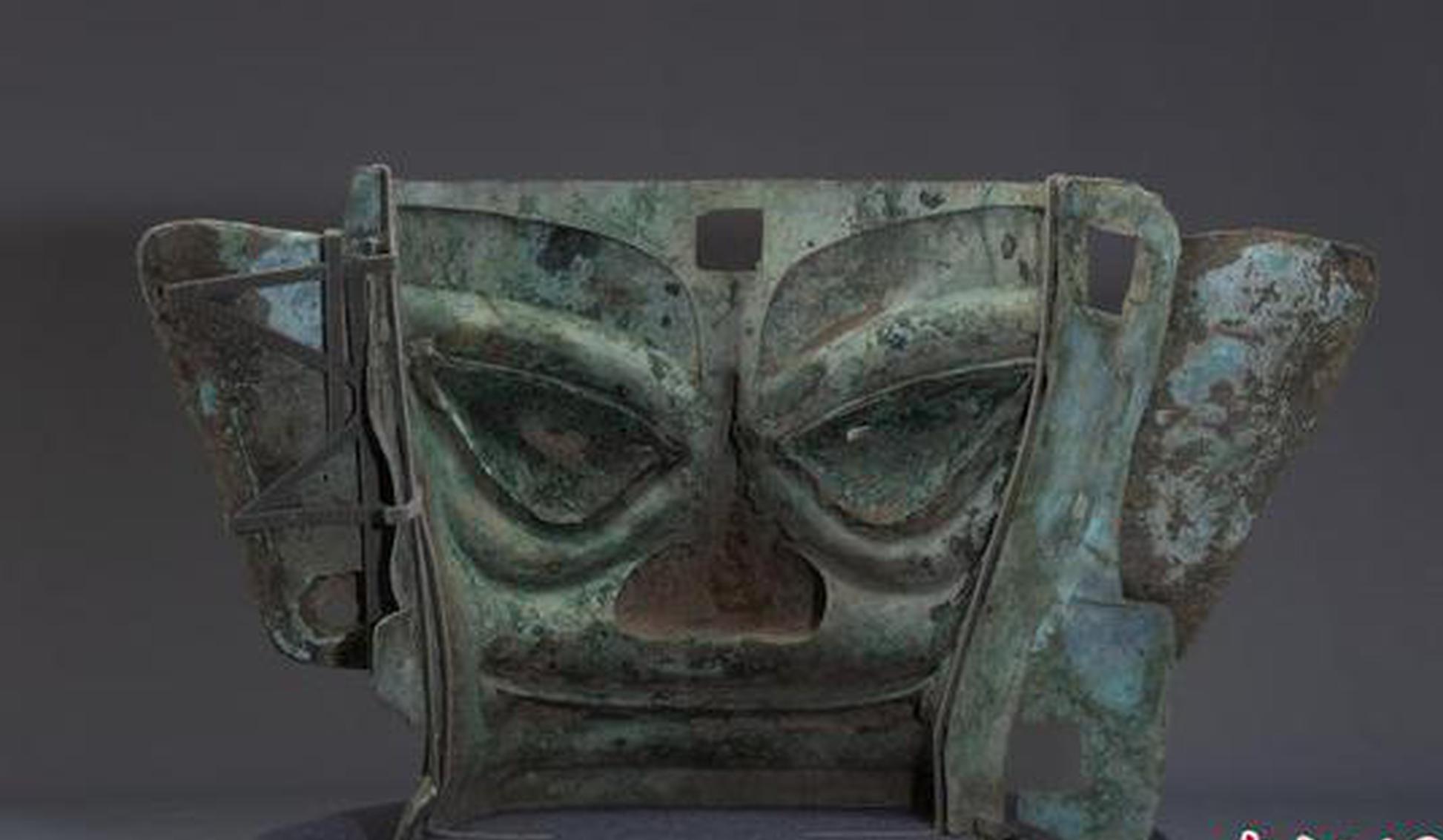 Sanxingdui's giant bronze mask meets public