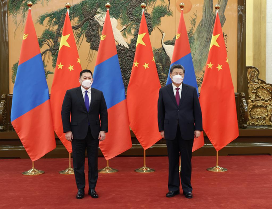 Chinese President Xi Jinping meets with Mongolian Prime Minister Luvsannamsrai Oyun-Erdene, who came to China for the Beijing 2022 Olympic Winter Games, at the Great Hall of the People in Beijing, capital of China, Feb. 6, 2022. (Xinhua/Ding Lin)