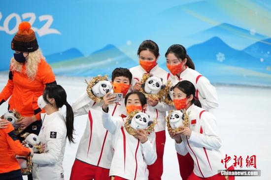 Team China wins bronze in women's 3,000m short track relay at Beijing 2022
