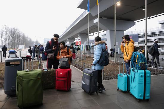 Ukraine people flock to airport