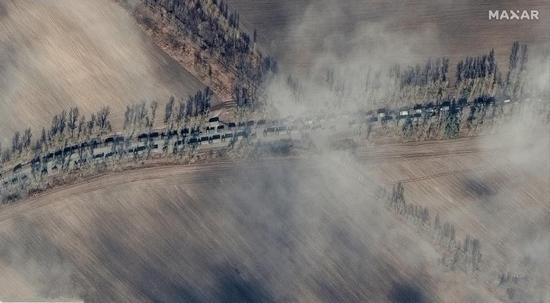 Satellite images show Russian troops moving towards Kyiv