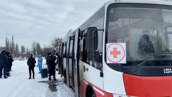 Ukraine starts evacuating residents from Sumy