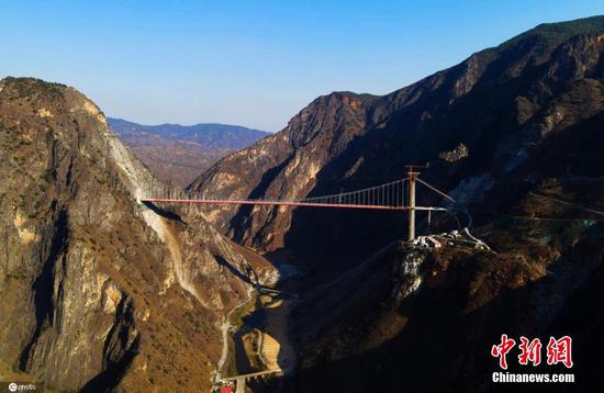 World's longest single tower suspension bridge connected in Yunnan