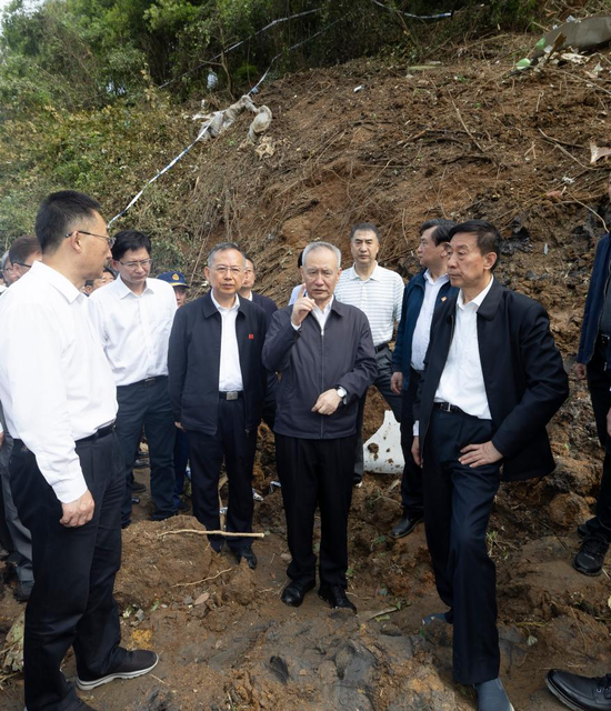 Chinese Vice Premier Liu He, also a member of the Political Bureau of the Communist Party of China (CPC) Central Committee, and Chinese State Councilor Wang Yong guide rescue work at the site of the plane crash of China Eastern Airlines flight MU5735 in Wuzhou, south China's Guangxi Zhuang Autonomous Region, March 22, 2022. On behalf of the CPC Central Committee and the State Council, Liu He and Wang Yong leading relevant officials arrived in Wuzhou to guide rescue work, the settlement of the aftermath and investigation into the cause of the crash. (Xinhua/Liu Bin)