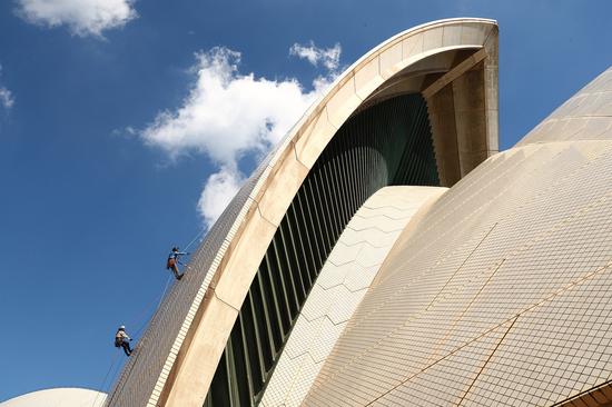 'Tile-tapping' test conducted at the Sydney Opera House